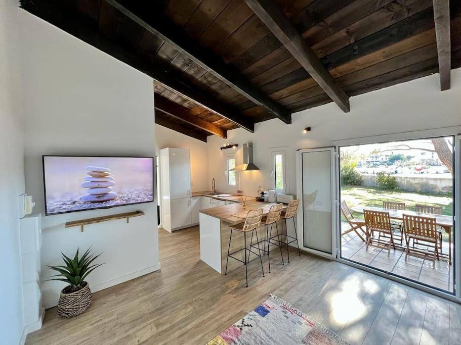 Maison Chaleureuse En Plein Coeur Du Centre Ville Сен-Флоран Екстериор снимка